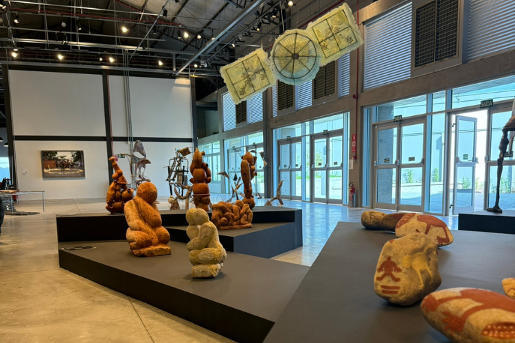 "38º PANORAMA - A itinerância do 38º Panorama da Arte Brasileira: Mil graus"